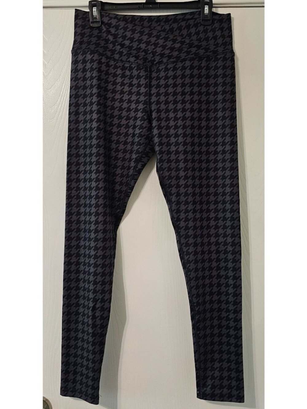 So Goods For Life Womens Hi-Waist Sporty Crossover Houndstooth Leggings L Fall